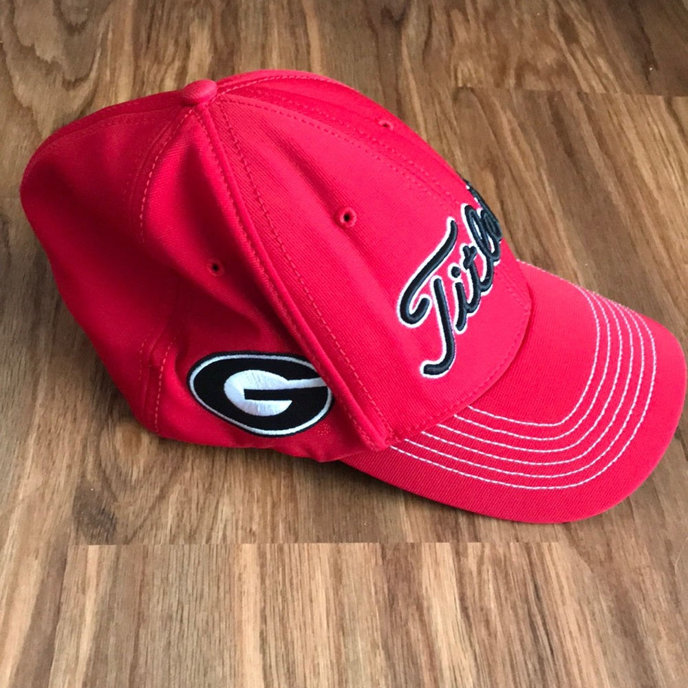 Titleist Georgia hat, smoke free home